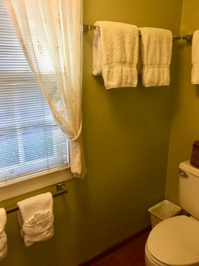 Romeo Inn Ashland Room photo